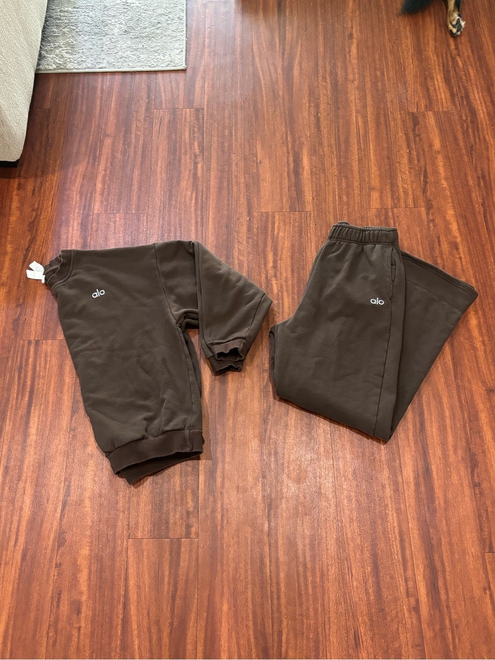 Alo Yoga Accolade Crewneck & Sweatpants Set